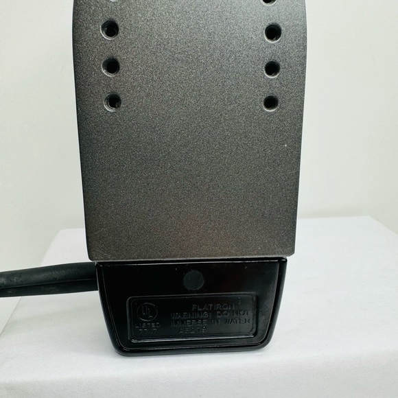 Proctor Silex Mini Steam/Dry Travel Electric Iron‎ Dual Voltage I-2565A; Compact - Picture 10 of 16